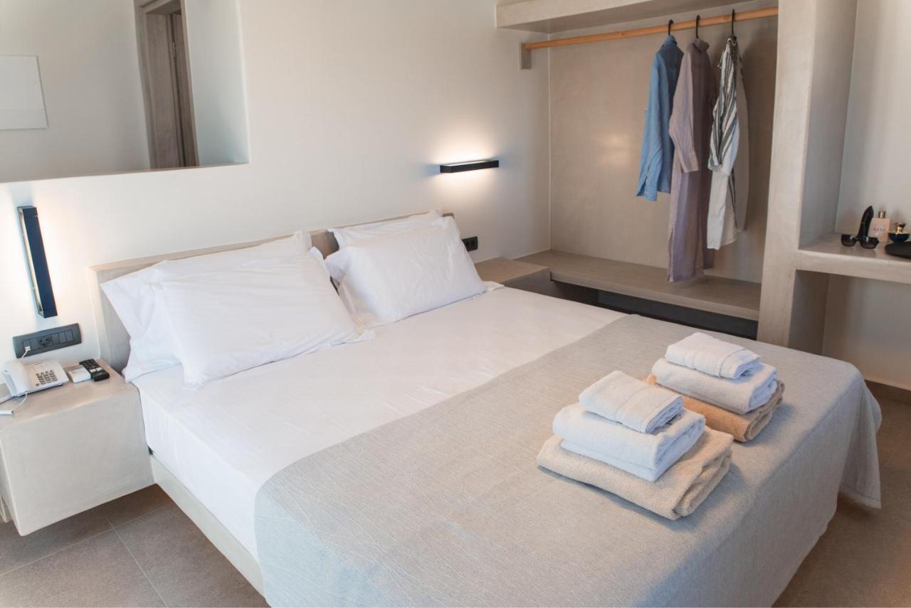 North Wind Luxury Suites Oia  Exterior photo