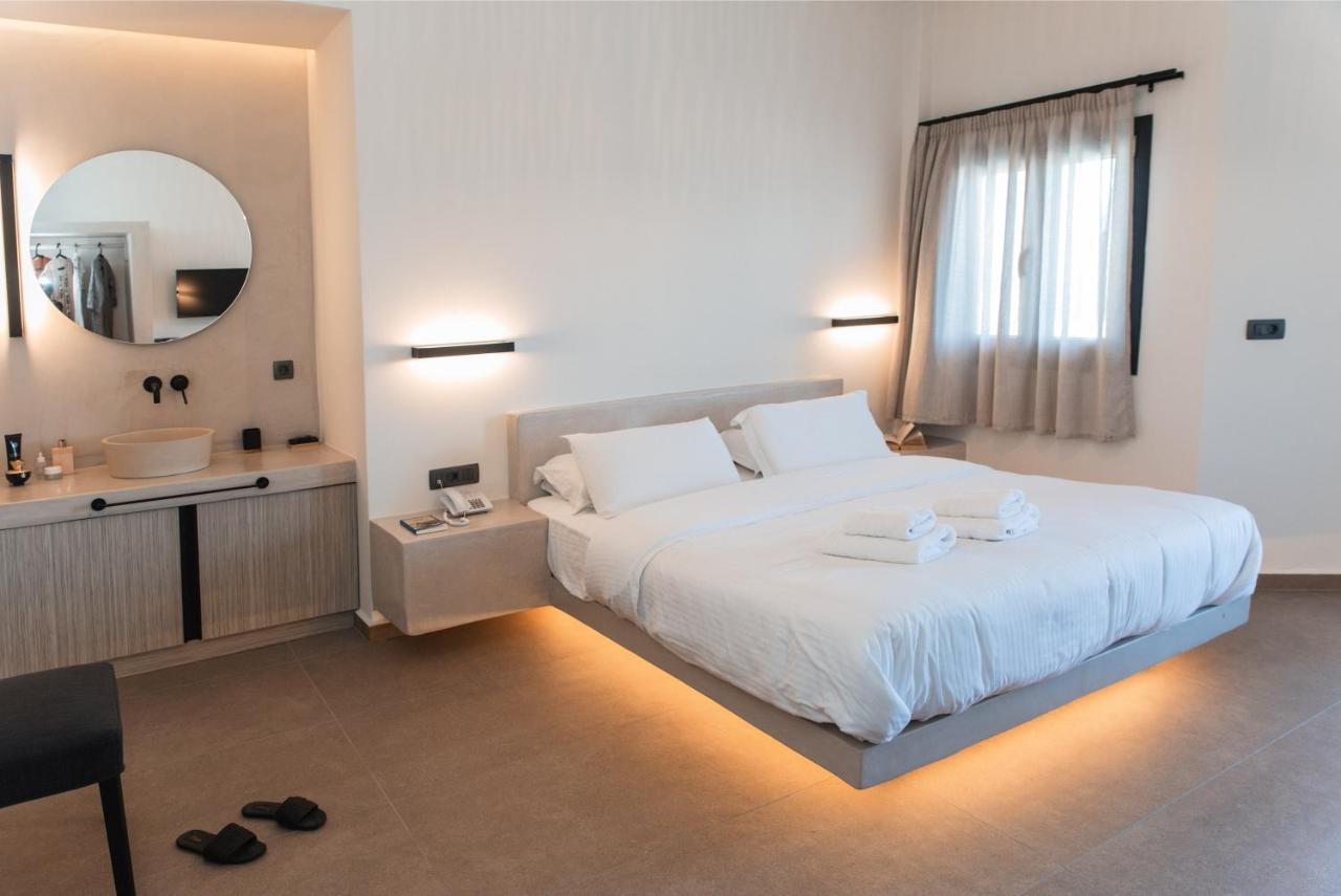 North Wind Luxury Suites Oia  Exterior photo