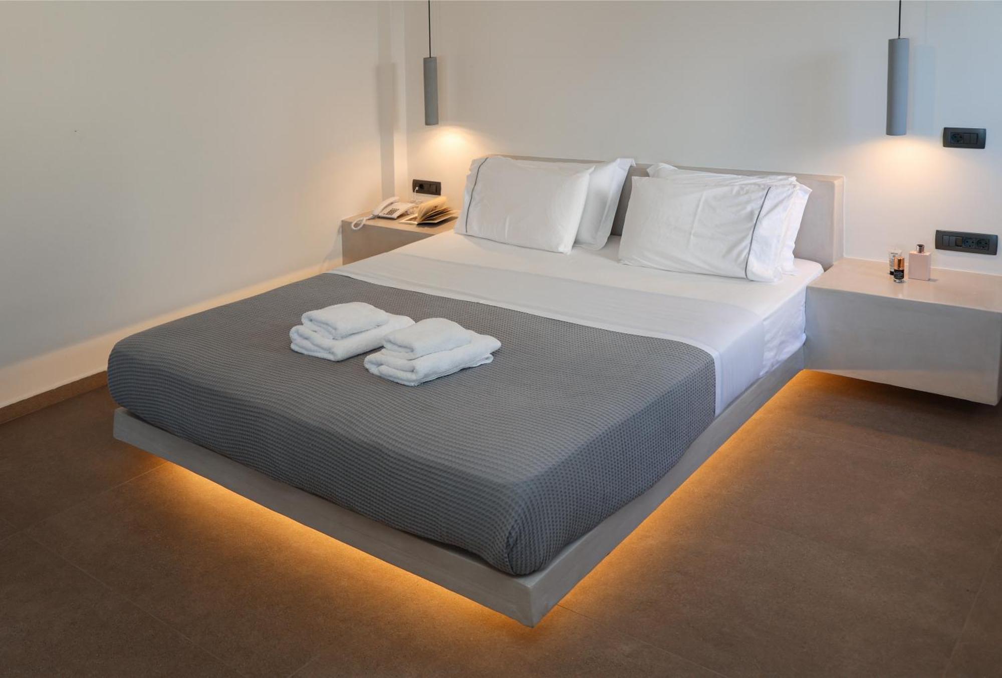 North Wind Luxury Suites Oia  Exterior photo