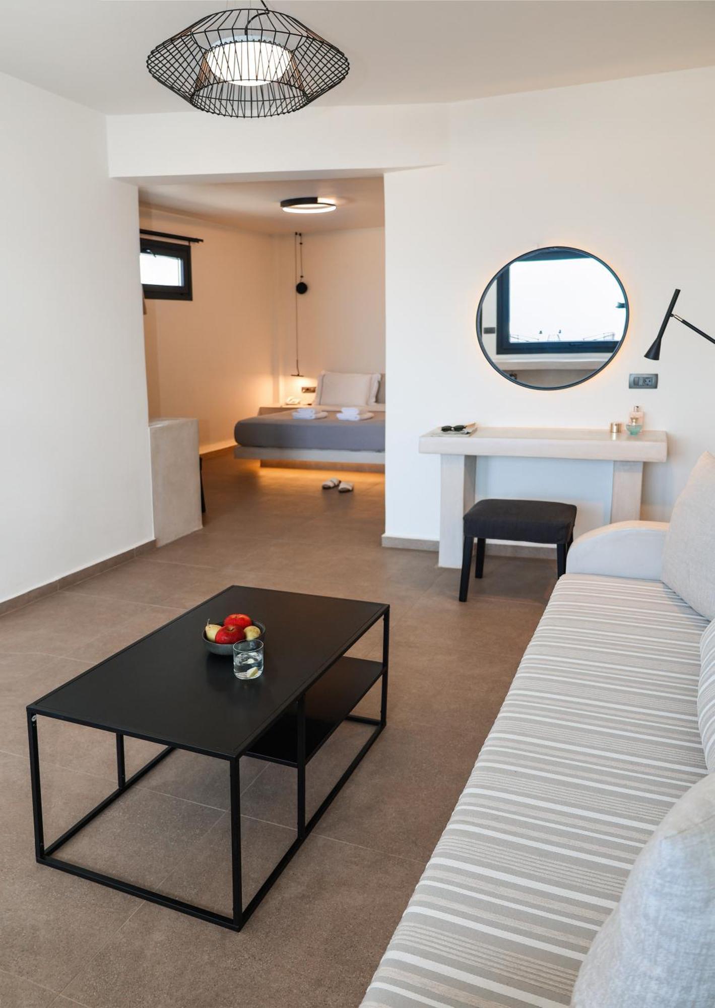 North Wind Luxury Suites Oia  Exterior photo