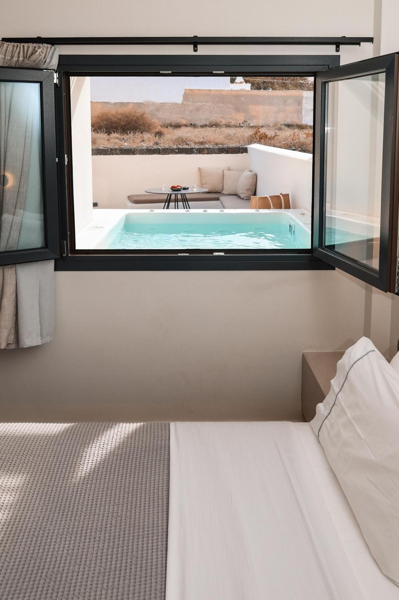 North Wind Luxury Suites Oia  Exterior photo
