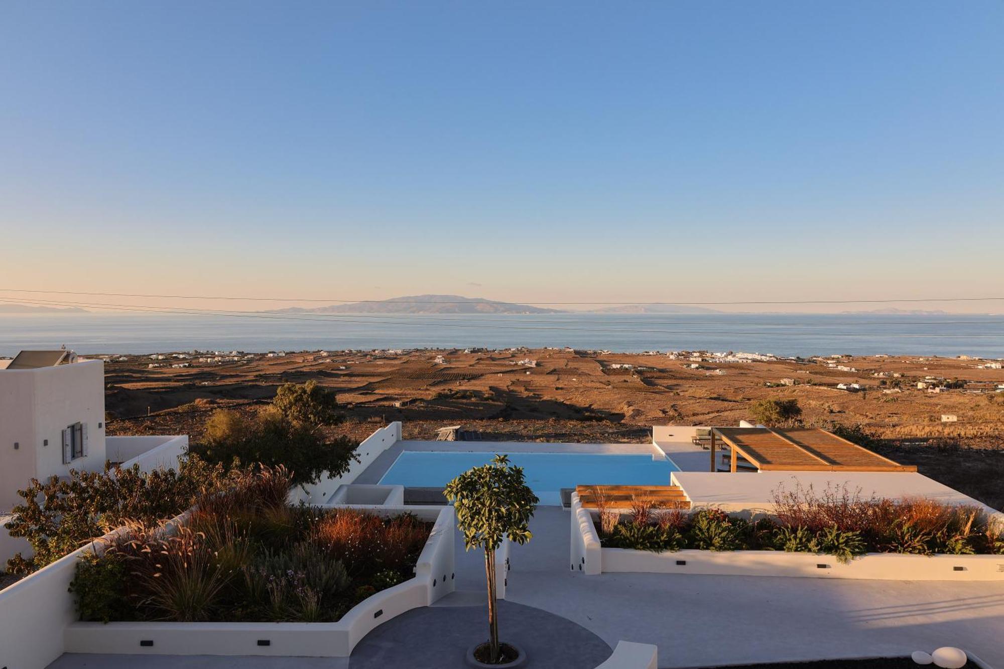 North Wind Luxury Suites Oia  Exterior photo